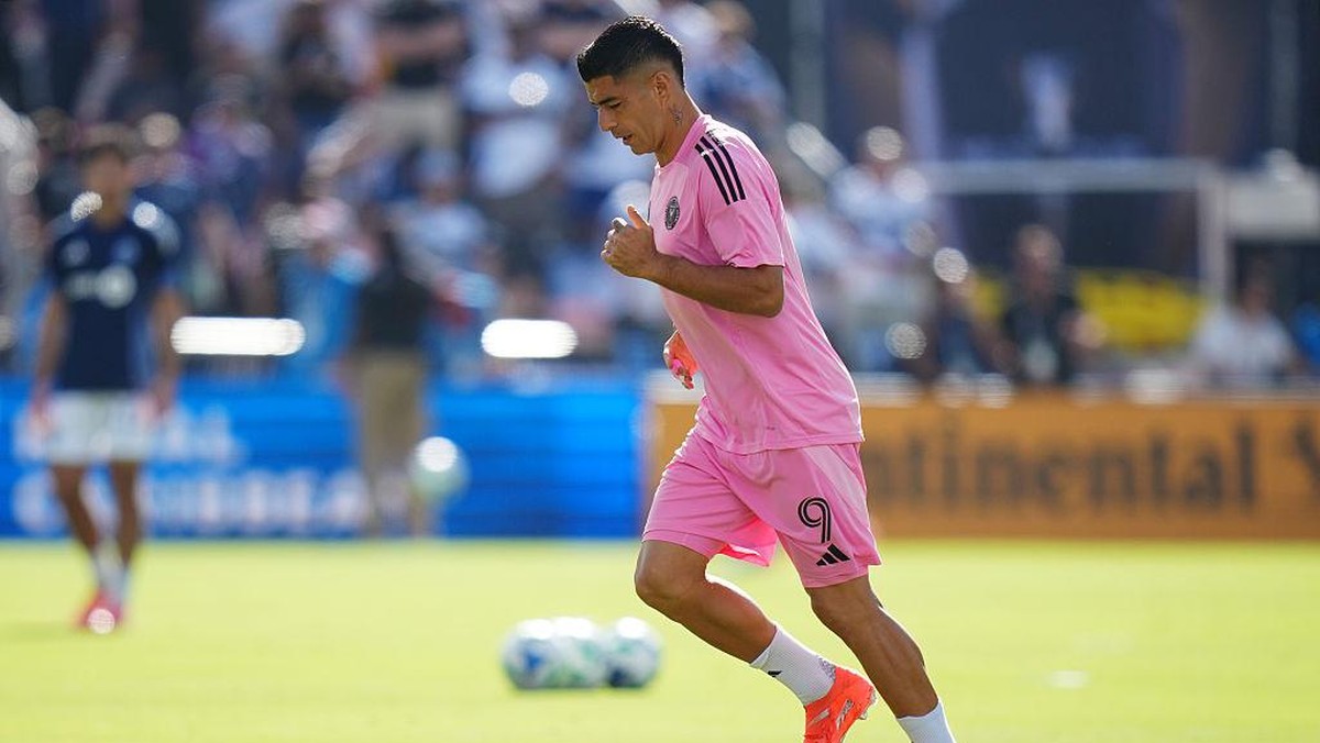 Luis Suarez diminta bertahan di Inter Miami. (Getty Images/Rich Storry)