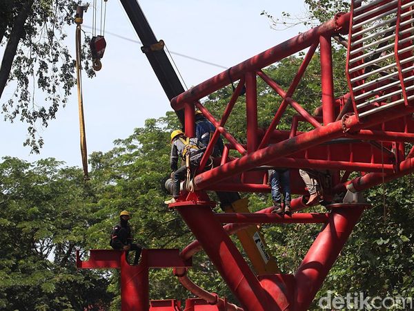 Melihat Progres Pembangunan Skybridge Taman Langsat dan Ayodya