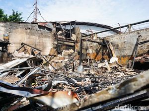 Taksi Ikut Dibakar Saat Ricuh di Kalibata Usai Matel Tewas Dikeroyok