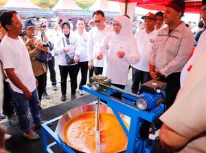 Khofifah Tanam 5.000 Pohon di Lumajang, Dorong Wujudkan Net Zero 2060