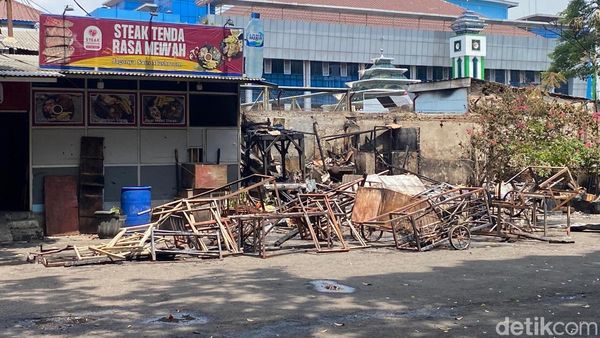 Potret Terkini Puluhan Warung Makan di Kalibata Hangus Imbas Ricuh Matel