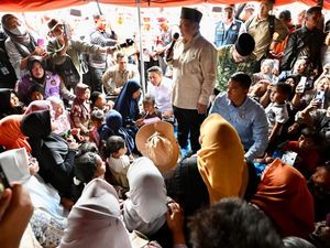 Permintaan Maaf dan Janji Prabowo Saat Temui Pengungsi di Aceh