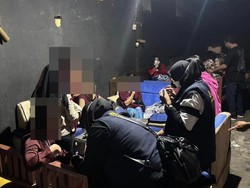 Positif Narkoba, 10 Pemandu Lagu-Pengunjung Kafe di Bima Terjaring Razia