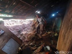 13 Rumah Rusak Diterjang Banjir di Bandung Barat, Tembok Jebol