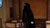 Politikus Jadi Kontroversi Pakai Burqa Saat Sampaikan Usulan Larangan Niqab