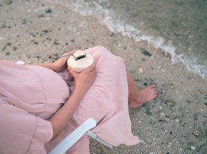 Bumil Rutin Minum Air Kelapa Muda, Kulit Bayi Lebih Glowing? Ini Faktanya