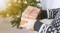 Kenapa Natal Identik dengan Kado dan Memberi Hadiah? Begini Sejarah Tradisinya