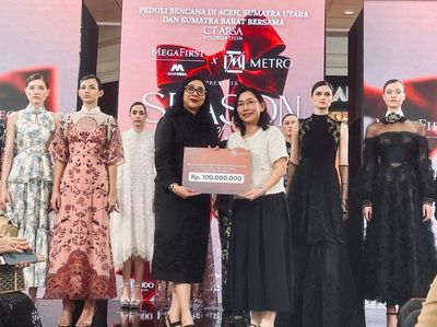 Bank Mega Salurkan Bantuan Kemanusiaan Lewat Lelang Busana