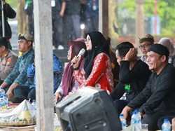 Pegang Sertifikat TORA, Ribuan Warga Banyuwangi Gelar Doa Lintas Agama