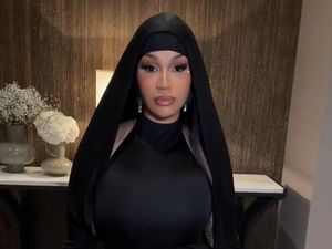 Saat Cardi B Ucap Masyaallah dan Jadi Halal B di Arab Saudi