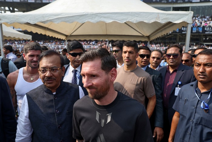 Viral Pejabat di India Paksa Messi Lari