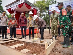 Menkop Resmikan Pembangunan Koperasi Merah Putih Sokoduwet di Pekalongan