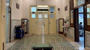 Kulineran di RM Padang yang Punya Bunker Belanda 107 Tahun