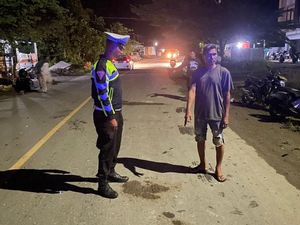 Pemotor Tewas Usai Tabrakan dengan Truk di Jalan Poros Pasangkayu