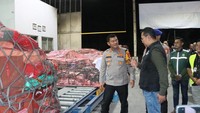Polri dan WWF Kirim Puluhan Ton Logistik untuk Korban Bencana di Aceh