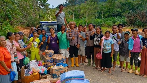 Polri salurkan bantuan ke korban bencana di Aceh, Sumut dan Sumbar (dok.Polri)