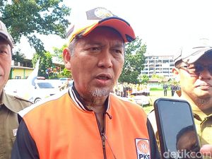 Presiden PKS Ungkap Ada Relawan Hanyut 3 Km saat Banjir-Longsor di Sumatera