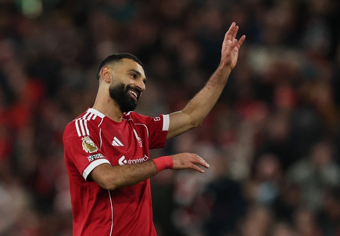 Mohamed Salah menandai comeback-nya bersama Liverpool dengan penampilan impresif saat menjamu Brighton & Hove Albion pada lanjutan Premier League di Anfield, Sabtu (13/12/2025) malam WIB. Meski memulai pertandingan dari bangku cadangan, penyerang berjuluk Si Raja Mesir itu mampu memberikan kontribusi nyata lewat satu assist serta menciptakan peluang emas yang nyaris berbuah gol. REUTERS/Phil Noble