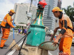 CFD Bubaran, Petugas PPSU Sigap Sapu Bersih Bundaran HI