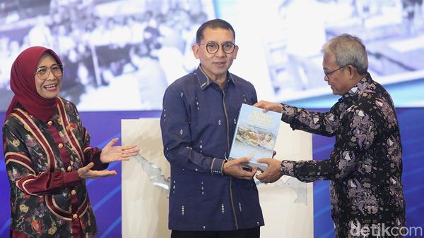 Fadli Zon Luncurkan Buku Sejarah Indonesia
