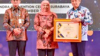 Khofifah Beri Penghargaan Kinerja 2025, BPBD Jatim Raih Sakip AA