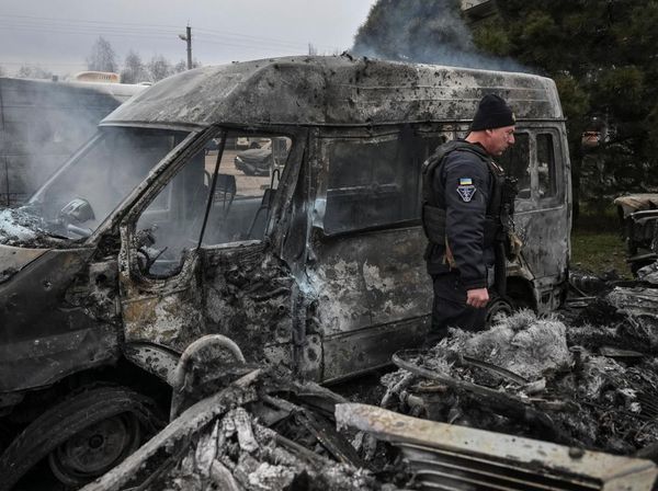 Hancur, Mobil-Mobil Jadi Korban Serangan Rusia di Zaporizhzhia