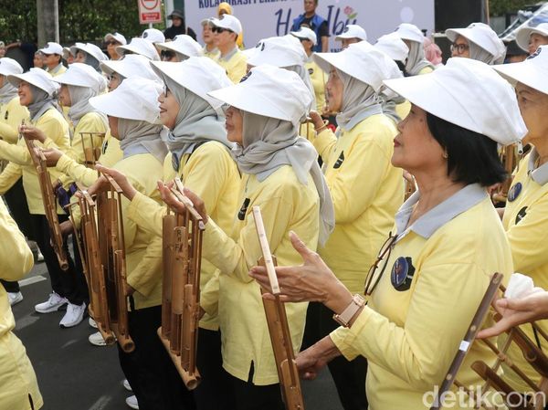 Hari Ibu, Perempuan Indonesia Warnai CFD Bundaran HI