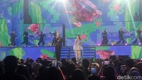 Duet Zayyan XODIAC X Ayu Ting Ting Meledak di Panggung HUT Transmedia!