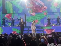 Video: Duet ZAYYAN XODIAC-Ayu Ting Ting di HUT ke-24 Transmedia