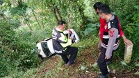 Mobil Terjun ke Jurang 20 Meter di Puncak Bogor, 4 Orang Sekeluarga Luka