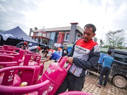 Pertamina Kirim 983 Tabung LPG buat Dukung Dapur Umum di Sumatera
