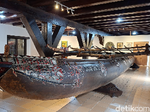 Perahu Cadik Jayapura nan Spesial-Waka Suku Maori di Museum Kebaharian