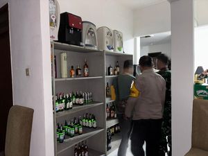 Bikin Resah Warga, Penjual Miras di Ciputat Tangsel Digerebek Polisi