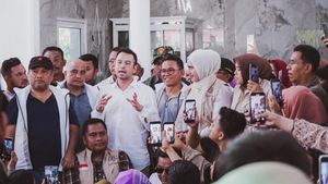 Momen Raffi Ahmad Temui Korban Bencana di Sumatera