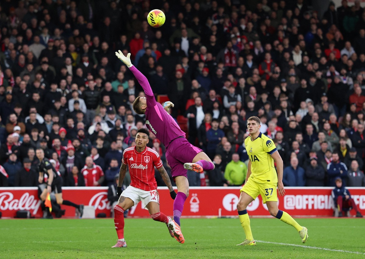 Tuan rumah Nottingham Forest menggasak Tottenham Hotspur 3-0 di lanjutan Liga Inggris. (Foto: Action Images via Reuters/Andrew Boyers)