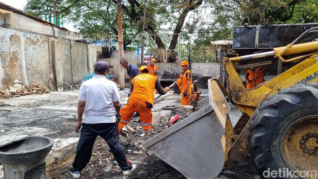 TKP ricuh matel dikeroyok hingga tewas di Kalibata, Jaksel. (Taufiq/detikcom)