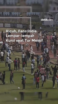 Video Rusuhnya Fans di India Lempar-lempar Kursi Saat Tur Messi