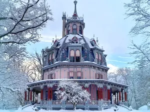 Bak Istana Dongeng, Rumah Segi Delapan Abad ke-19 Ini Berdiri Megah di New York