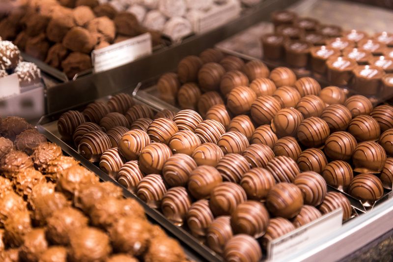 Cokelat Punya Sisi Kelam? Ini 5 Fakta di Balik Camilan Favorit Dunia