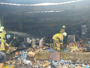 Pemprov DKI Akan Bentuk Tim Investigasi Usut Kebakaran Pasar Induk Kramat Jati