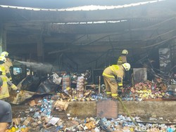 Puslabfor Polri Dikerahkan Usut Penyebab Kebakaran Pasar Induk Kramat Jati