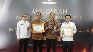 Kementerian Imipas Sabet 2 Penghargaan Anugerah Keterbukaan Informasi Publik 2025