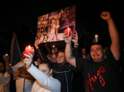 Lilin dan Doa Mengiringi Duka Siswa Korban Kecelakaan Bus di Kolombia