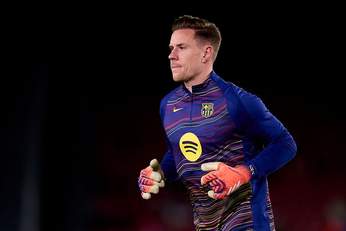 Ter Stegen Mau Bertahan di Barcelona, Rela Lakukan Ini