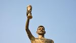 Foto: Lihat Patung Messi yang Kontroversial di India