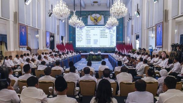 Prabowo Pimpin Sidang Kabinet Bahas Bencana dan Kesiapan Libur Akhir Tahun