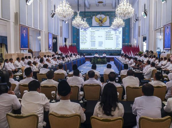 Prabowo Pimpin Sidang Kabinet Bahas Bencana dan Kesiapan Libur Akhir Tahun