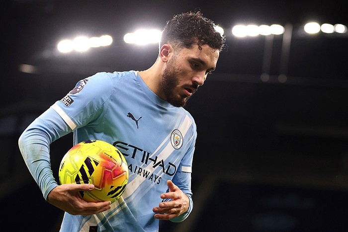 Bukti Rayan Cherki Jadi Penerus Kevin De Bruyne