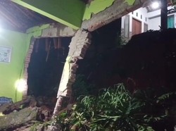 Tembok Rumah Warga Pati Jebol Dihantam Tanah Longsor