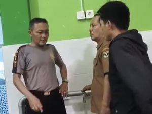 Oknum Guru Pria di Padang Digerebek Berduaan dengan Pemuda dalam Toilet Masjid